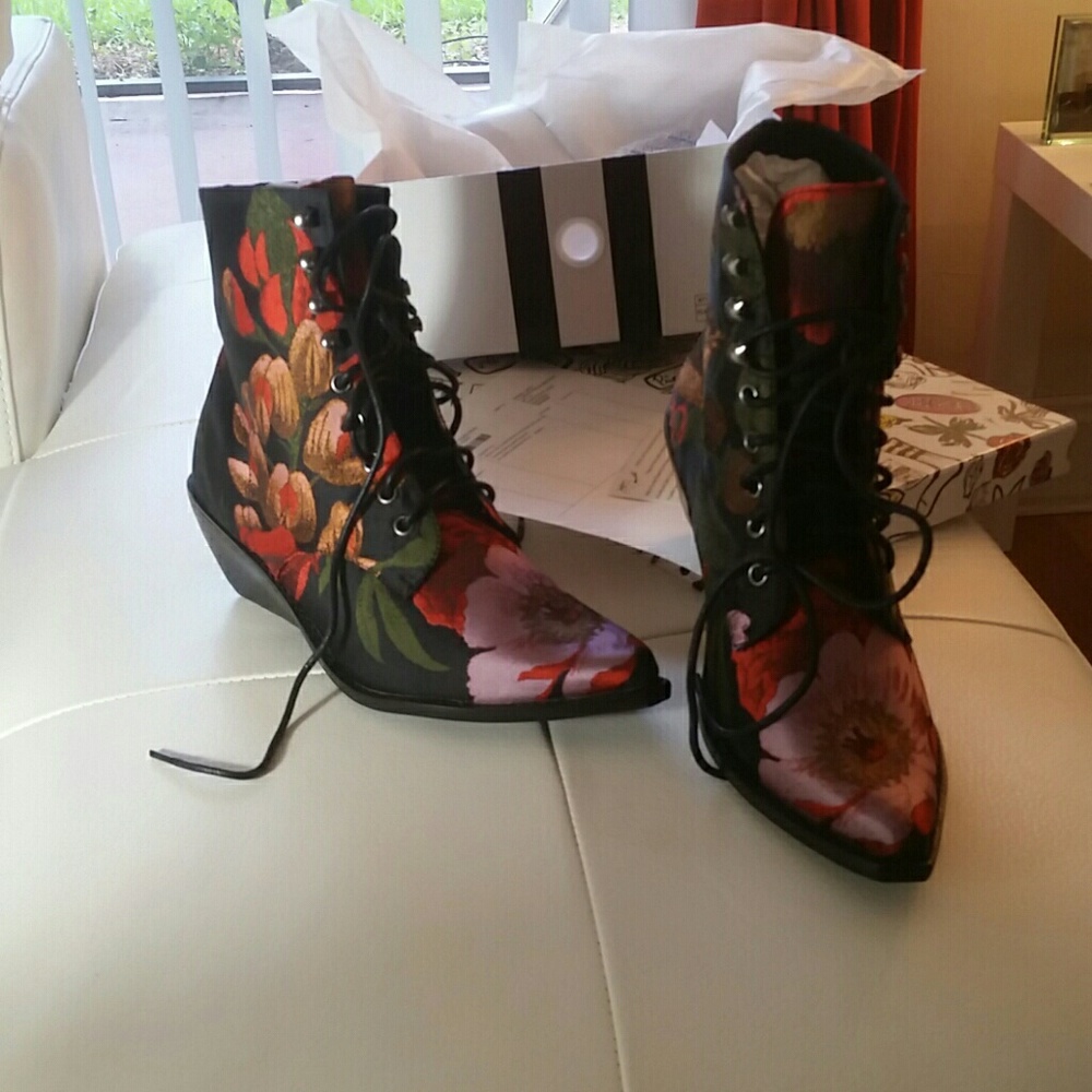 Jeffrey Campbell Grove Lace Up Western Boots